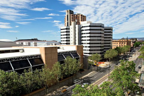 Adelaide DressCircle Apartments North Terrace - Taree Accommodation 6