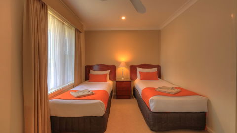 Endeavour Court Motor Inn - Taree Accommodation 0