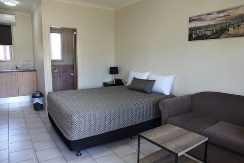 Tumut Apartments - Taree Accommodation 6