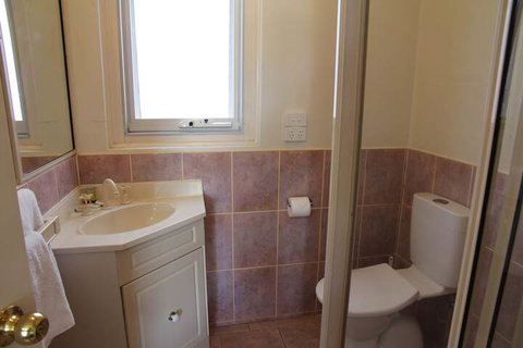 Tumut Apartments - Taree Accommodation 7