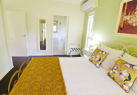 Apple Tree Cottage & Studio - Taree Accommodation 1