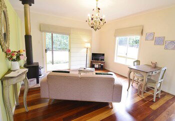 Apple Tree Cottage & Studio - Taree Accommodation 6