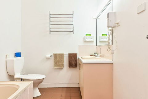Holbrook Town Centre Motor Inn - Taree Accommodation 6