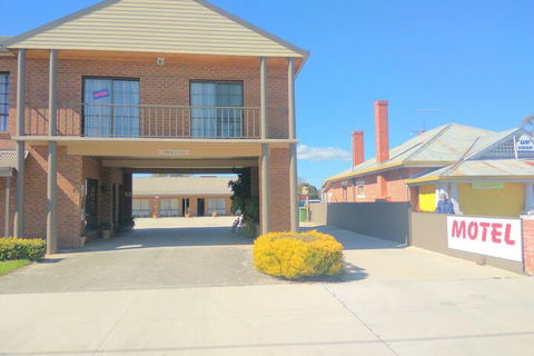 Holbrook Town Centre Motor Inn - Taree Accommodation 5