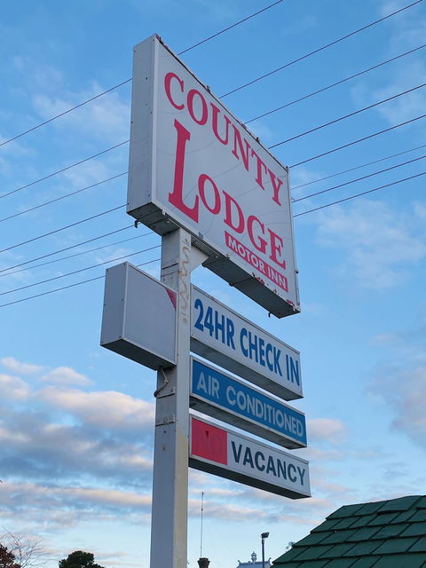 County Lodge Motor Inn - Taree Accommodation 0