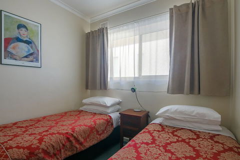 Esplanade Apartments At West Beach - Taree Accommodation 5