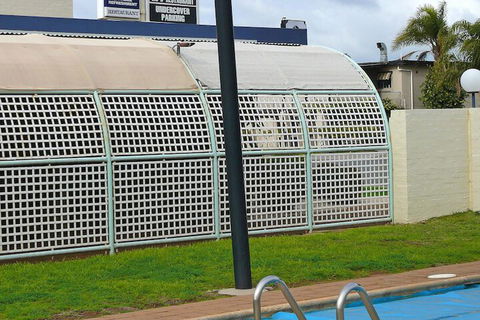 Charles Sturt Motor Inn West Wyalong - Taree Accommodation 7