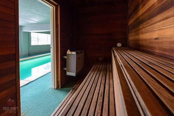 Attunga Alpine Lodge And Apartments - Taree Accommodation 3
