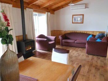 Awonga Cottages - Taree Accommodation 6