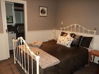Forest Lodge Chalets - Taree Accommodation 0