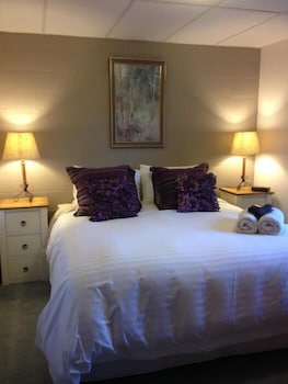 Forest Lodge Chalets - Taree Accommodation 1