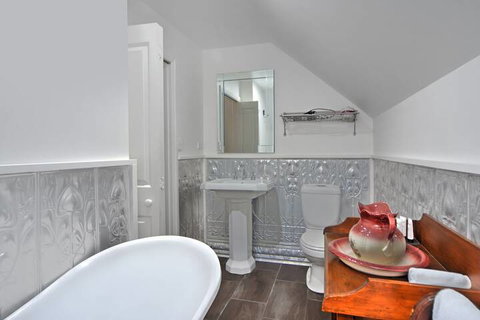 The Pines Bed & Breakfast - Taree Accommodation 7