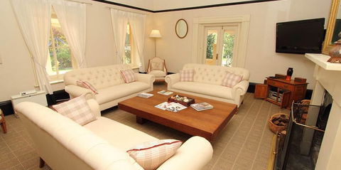 Fitzroy Inn Historic Retreat - Taree Accommodation 1