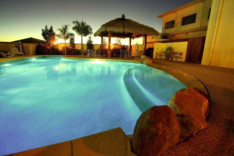 Mayfair Motel Emerald - Taree Accommodation 6