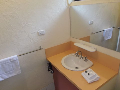 Harrietville Hotel Motel - Taree Accommodation 4