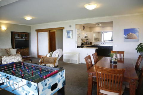 Beachside Entertainer - Taree Accommodation 6