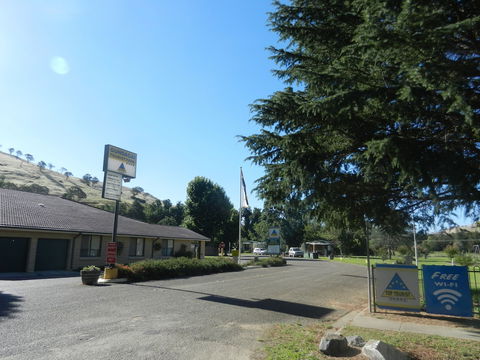 Gundagai Cabins & Tourist Park - Taree Accommodation 0