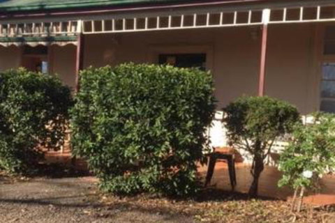 Catania Cottage & Farmhouse - Taree Accommodation 2