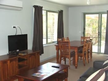 Seahorse Coastal Villas - Taree Accommodation 2