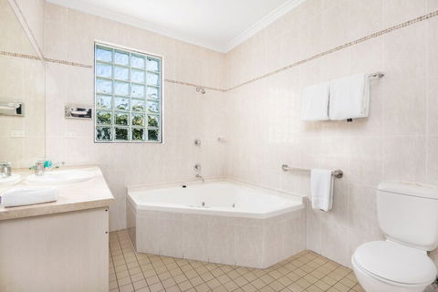 Hawkesbury Race Club Motel - Taree Accommodation 7