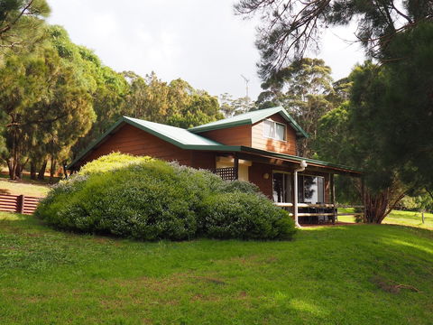 Augusta Sheoak Chalets - Taree Accommodation 2