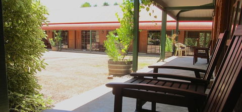 Harrietville Snowline Hotel - Taree Accommodation 3