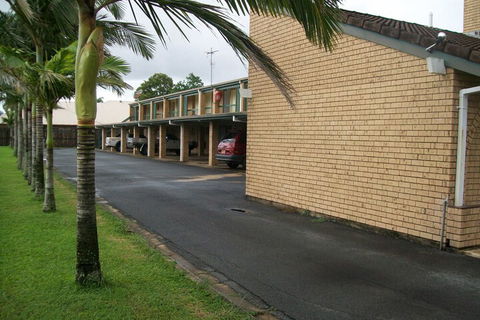 Sun Plaza Motel Mackay - Taree Accommodation 1