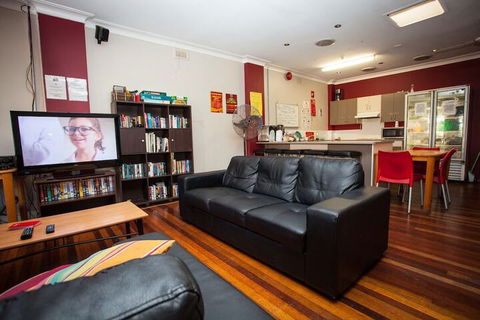 Manly Harbour Backpackers - Taree Accommodation 7