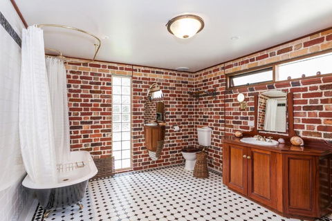 Chianti Cottages - Taree Accommodation 2
