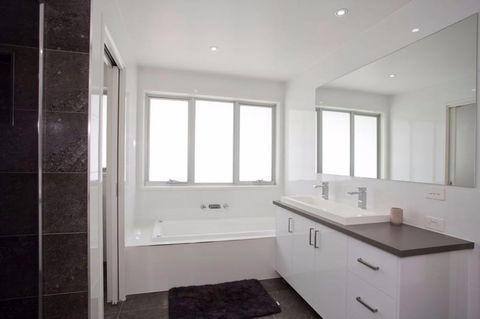 Whitewater Apartments - Taree Accommodation 5