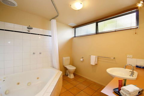 Chatby Lane Lorne - Taree Accommodation 3