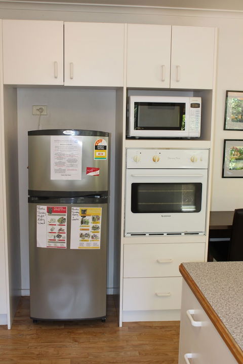 Australian Home Away Ringwood At Bardia - Taree Accommodation 3