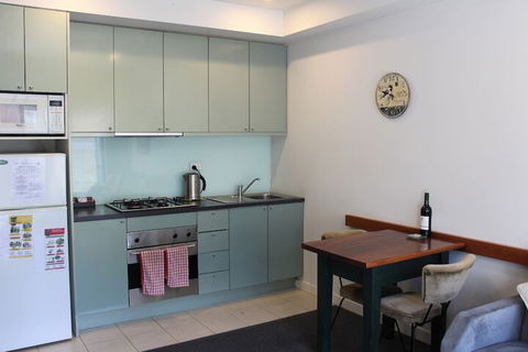 Australian Home Away At Market Square Melbourne - Taree Accommodation 4
