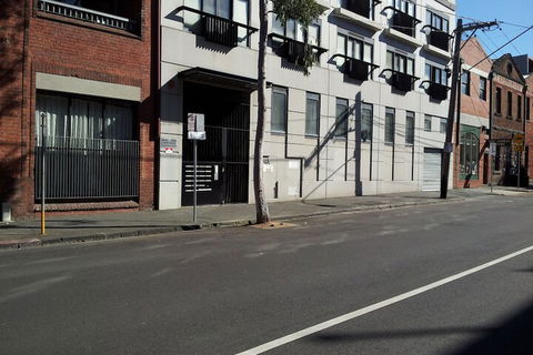 Australian Home Away At Market Square Melbourne - Taree Accommodation 3