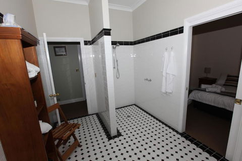 House On The Hill Bed & Breakfast - Taree Accommodation 5