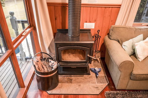 Bells Estate Great Ocean Road Cottages - Taree Accommodation 6
