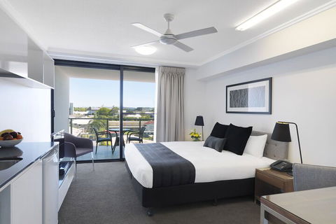 Oaks Mackay Carlyle Suites - Taree Accommodation 5