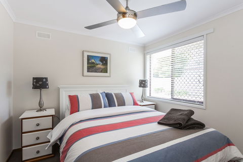 Beachfront Cottages Torquay - Taree Accommodation 1