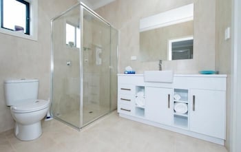 Renmark Holiday Apartments - Taree Accommodation 5