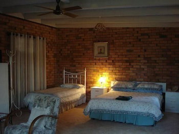 Pamela's Retreat - Taree Accommodation 2