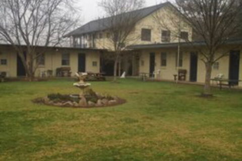 Jugiong Motor Inn - Taree Accommodation 2