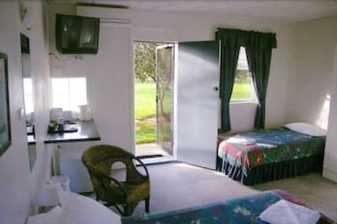 Jugiong Motor Inn - Taree Accommodation 5
