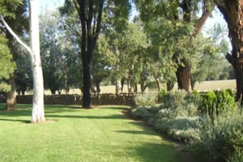 Jugiong Motor Inn - Taree Accommodation 0