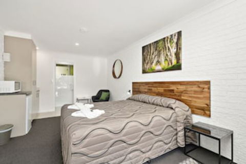 Beachmere Palms Motel - Taree Accommodation 0