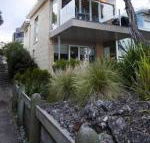 Battery Cove Beach Front Apartment - Taree Accommodation