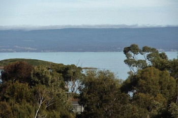 Coles Bay House - Taree Accommodation 1