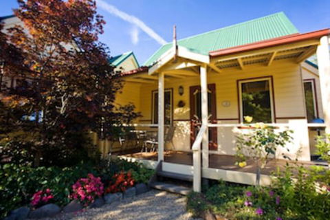 Autumn Abode Cottages Two - Taree Accommodation 0