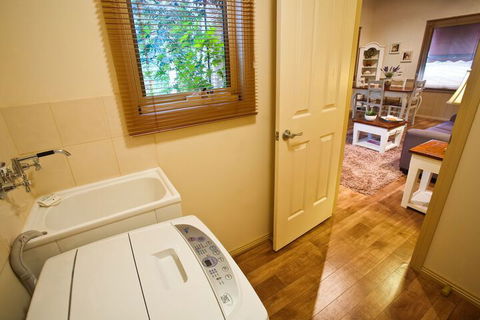 Autumn Abode Cottages Two - Taree Accommodation 2