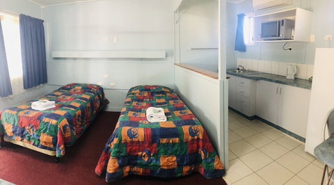 Motel Holliday Kingaroy - Taree Accommodation 1