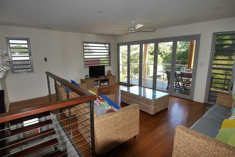 Allora 1 - Taree Accommodation 0